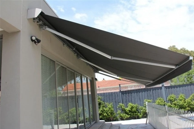 toldo retrátil de policarbonato